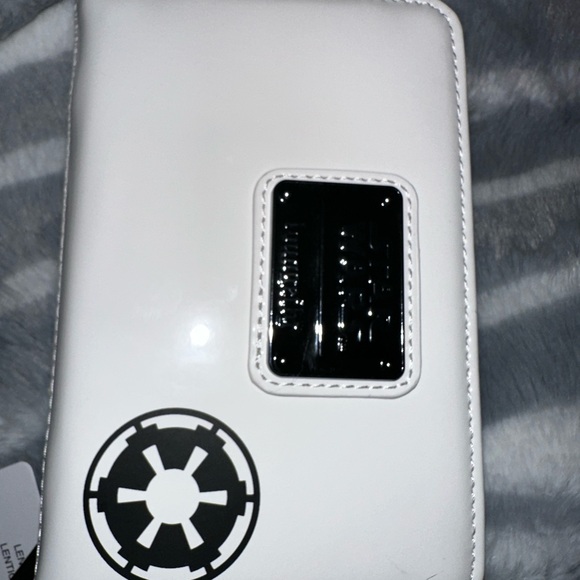 Loungefly Licensed Disney Star Wars Stormtrooper Lenticular Zip-Around Wallet - Picture 4 of 10